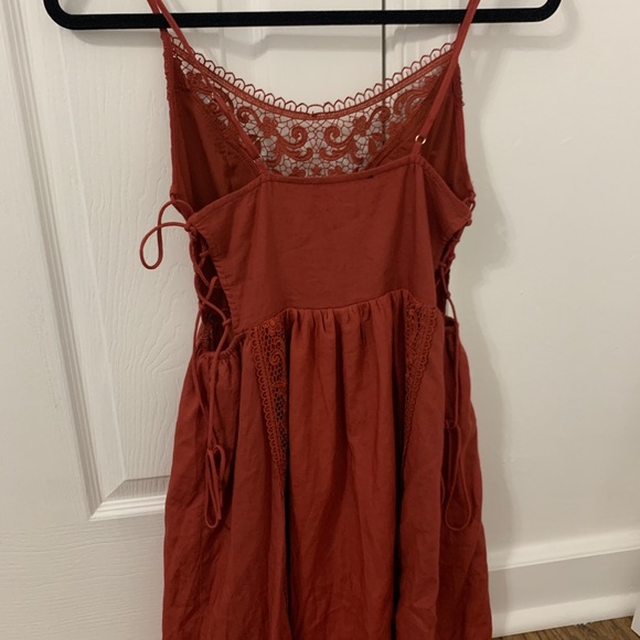 Dress - Picture 2 of 3